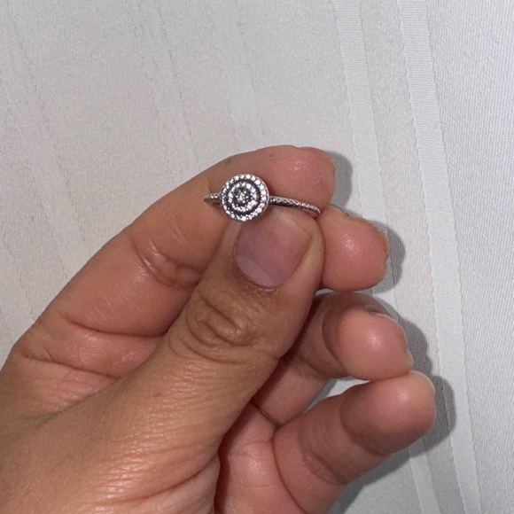 Pandora Elegant Sparkle Ring - Picture 4 of 6
